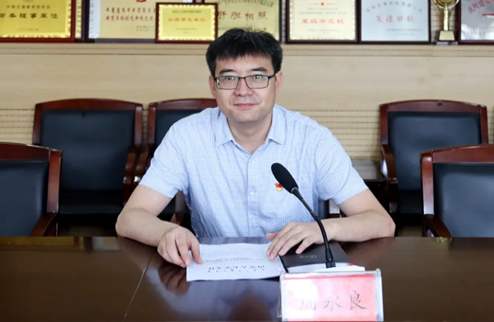 黨委委員、副院長(zhǎng)    周永良